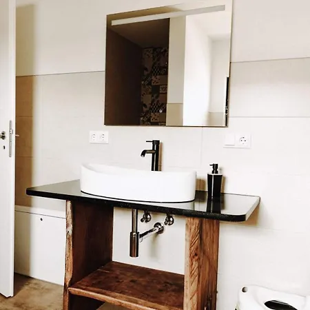 شقة Am Scharmuetzelsee